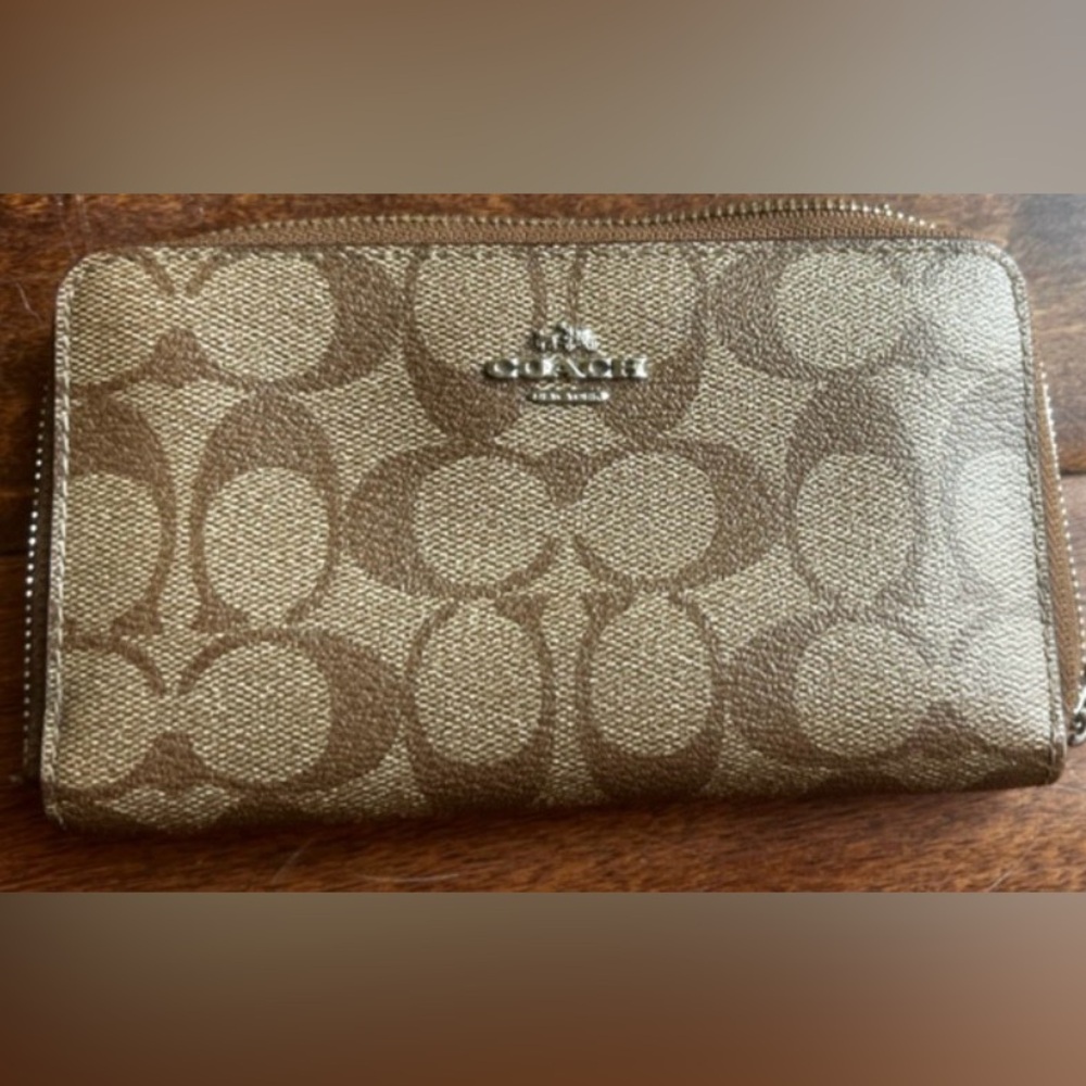 Coach F57468 Phone Wallet In Signature Canvas (Tan/Brown/Orange) - *REHAB*